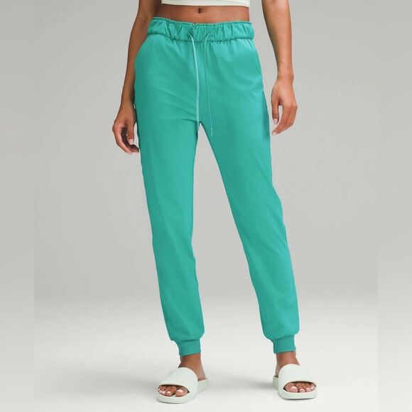 BRAND NEW LULULEMON HIGH RISE STRETCH JOGGER FULL
LENGTH SIZE 8 KELLY GREEN - Picture 3 of 11